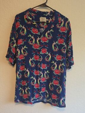 Thread Wave Navy Blue Mermaid Short-Sleeve Button-Down Shirt w/Red Floral Print